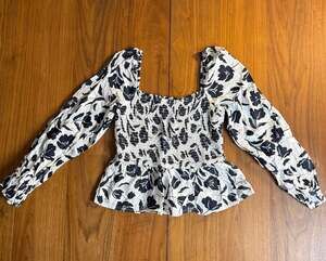 Dizzy Lizzy Black White Floral Smocked Puff Sleeve Blouse Small